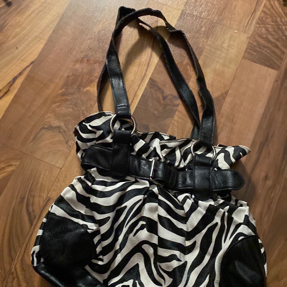 Black and white stripe purse, good shape!